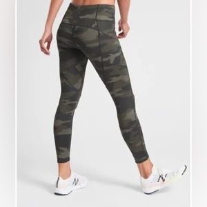 [ATHLETA] Camo Contender 7/8 Tight